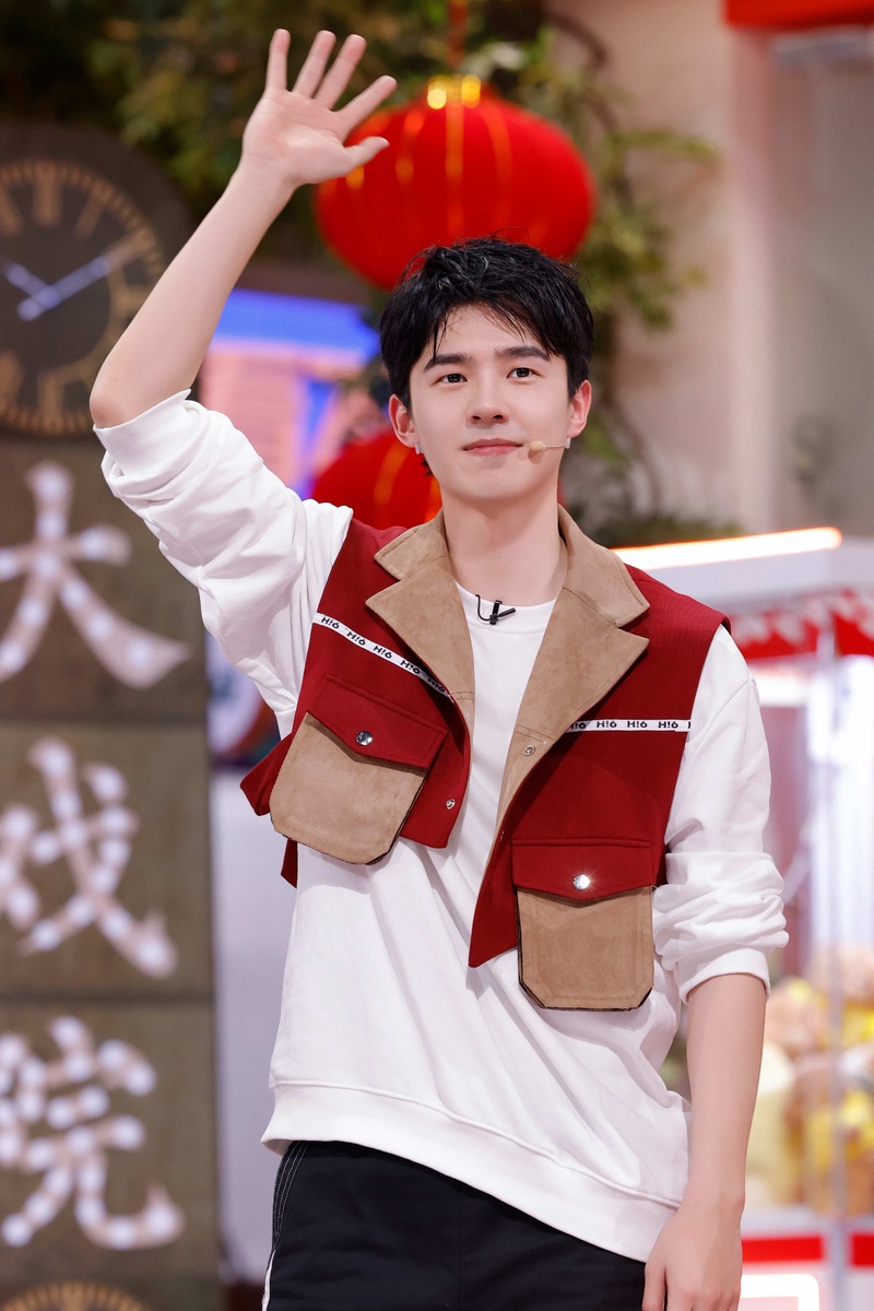 刘昊然